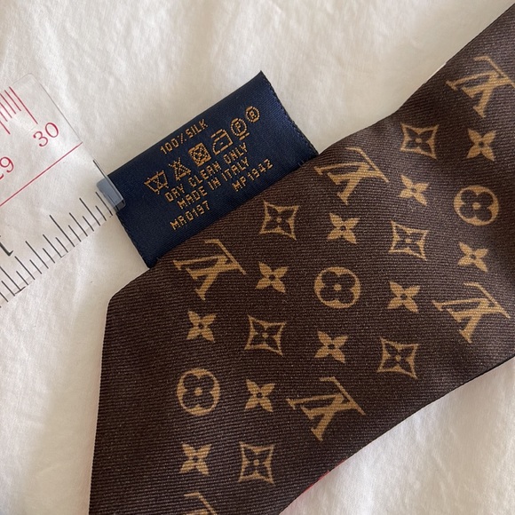 LOUIS VUITTON Kansai Yamamoto Daruma Kabuki Monogram Scarf Twilly - Picture 9 of 9